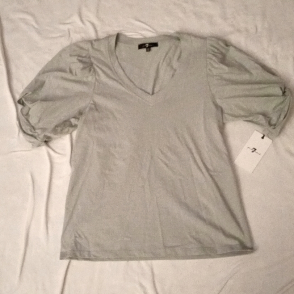 7FAM T-shirt XS twist sleeve nwt